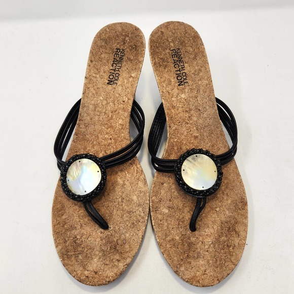 Kenneth Cole Reaction Black Leather Wedge Thong Sandals 9M Shell Beaded Cork Bed - Picture 2 of 9
